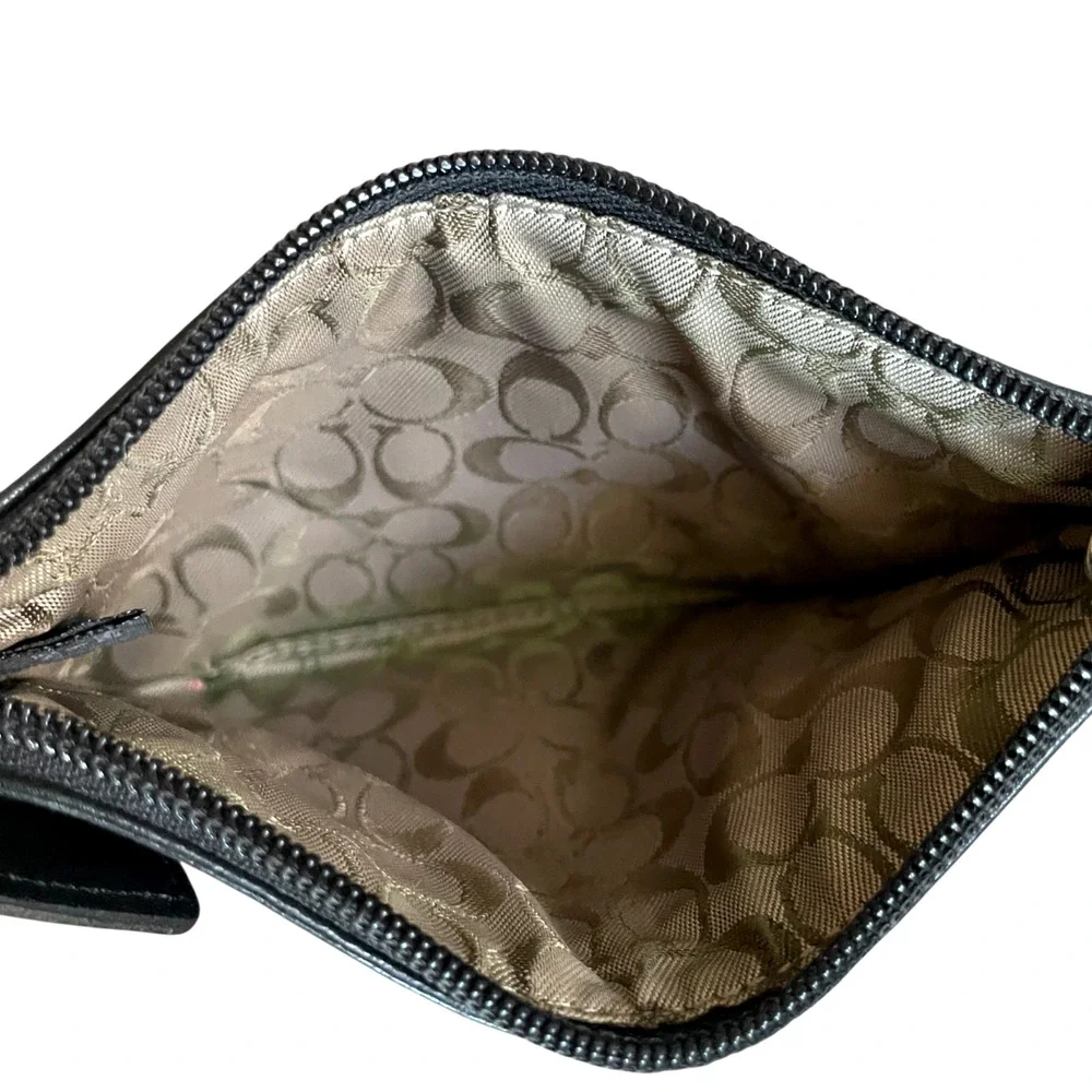 COACH Leatherware Small Smooth Black Leather Y2K Top Zip Wristlet Hang Tag